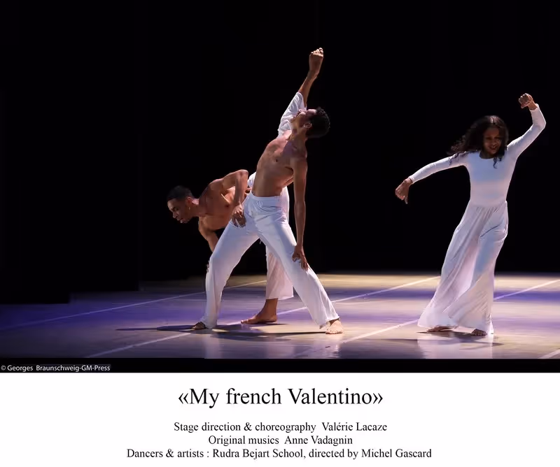 Danzatori in bianco al Festival di Spoleto, spettacolo My French Valentino
