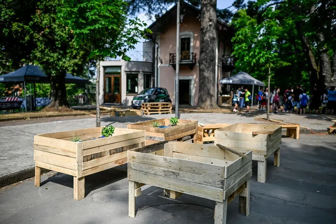 Installazione di legno al Festival di Spoleto, spazi creativi urbani