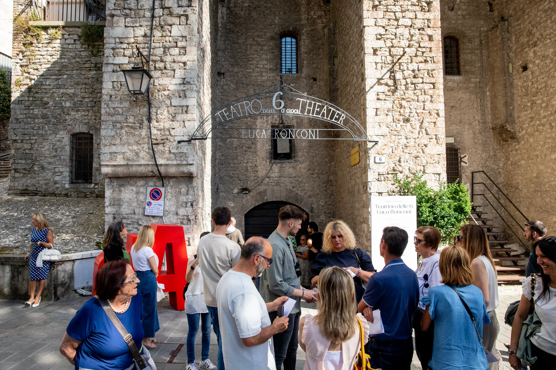 Pubblico al Teatro Luca Ronconi durante il Festival di Spoleto