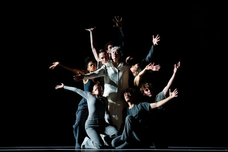 Danzatori espressivi al Festival di Spoleto, movimento e passione sulla scena