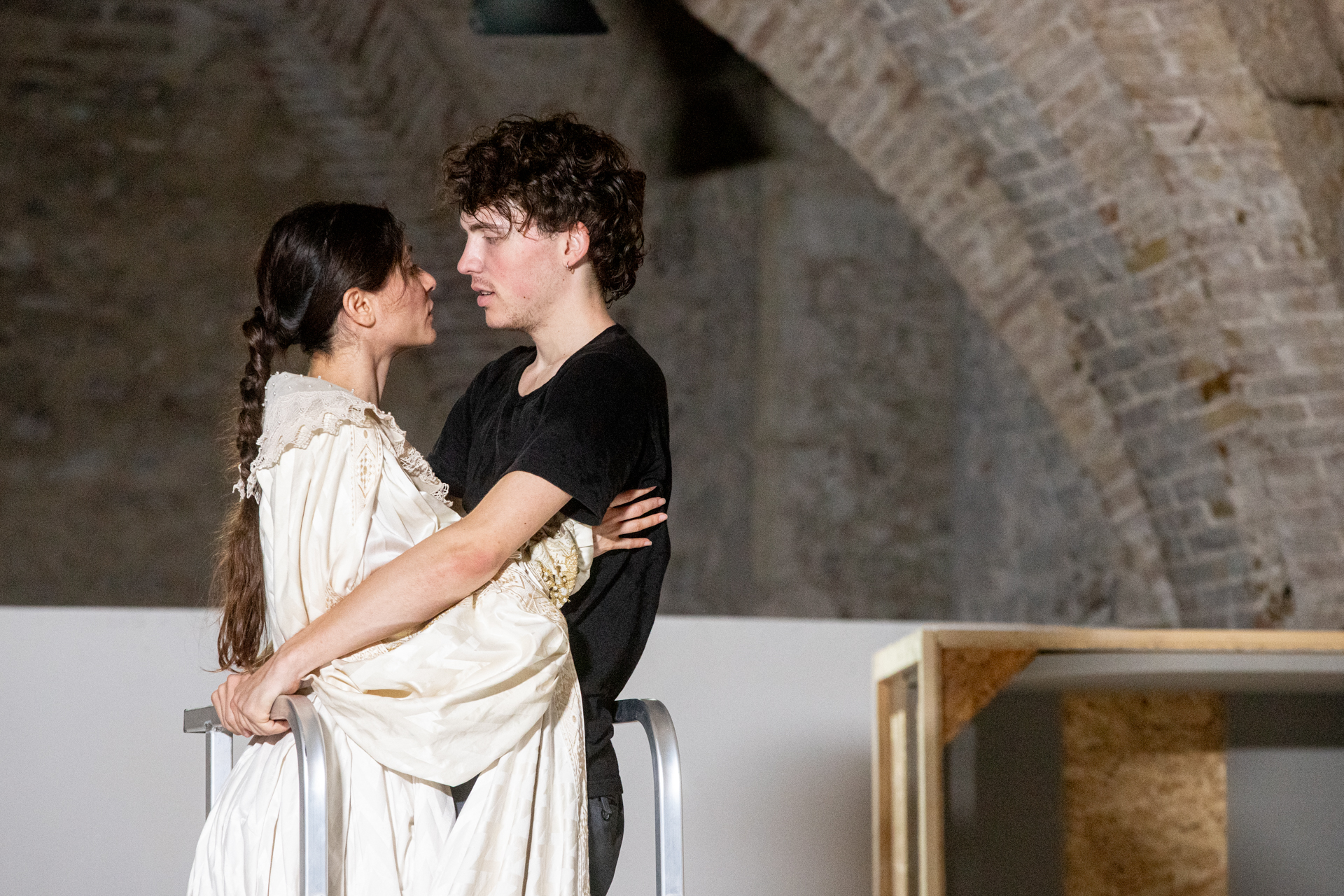 Festival di Spoleto performance: Theatrical scene with dramatic couple