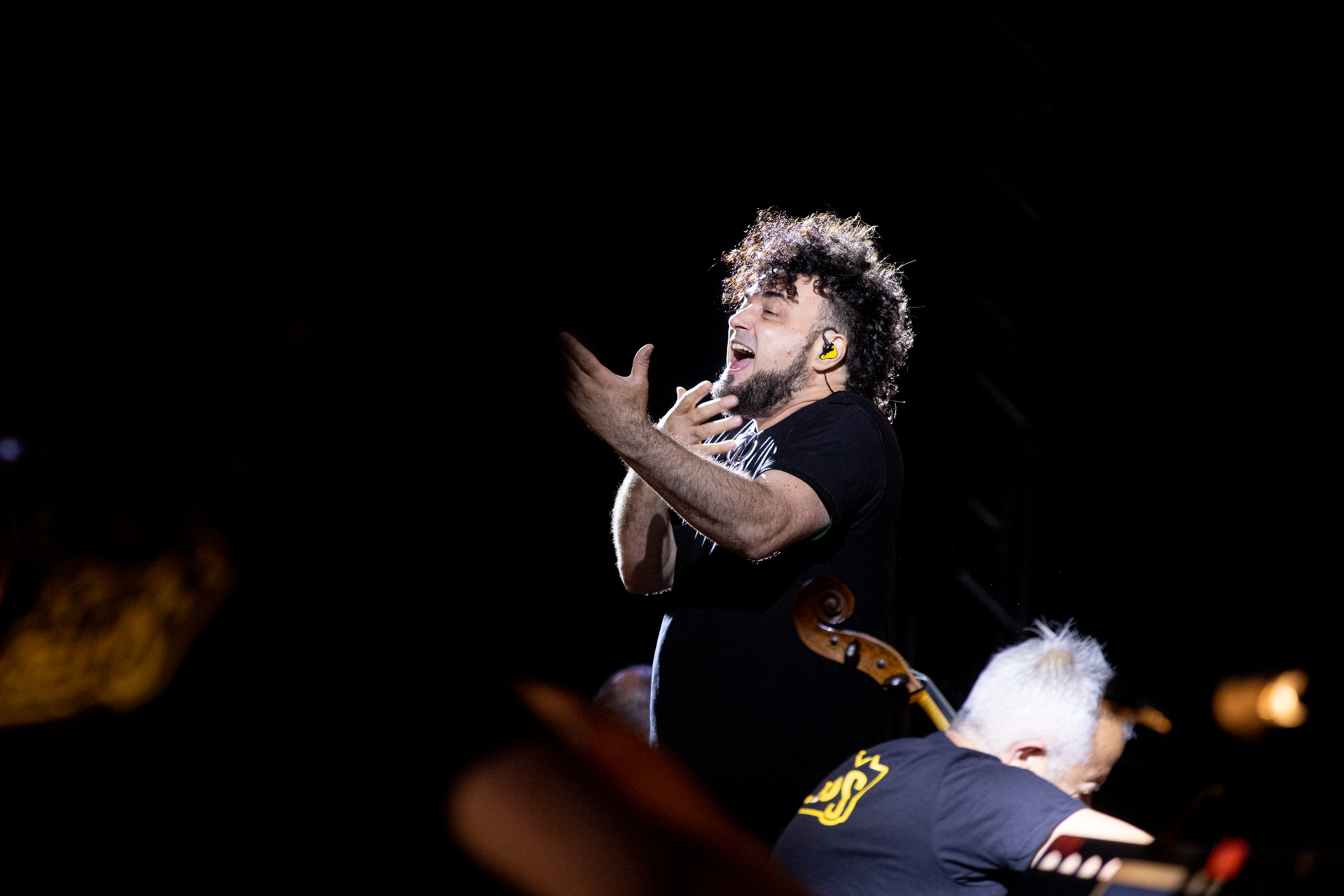 Passionate performer singing at Festival di Spoleto music event