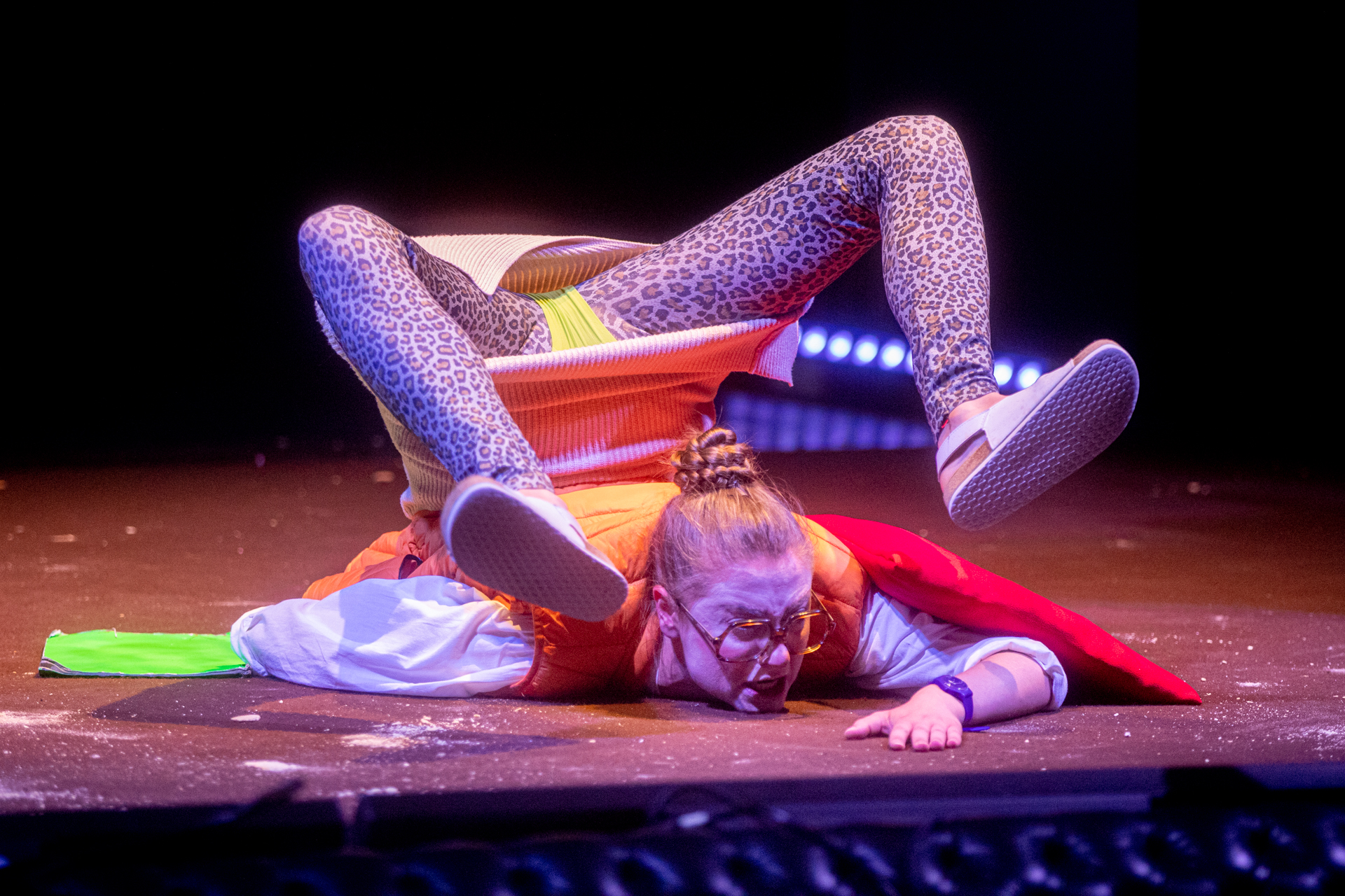 Acrobatic performer in leopard leggings at Festival di Spoleto performance