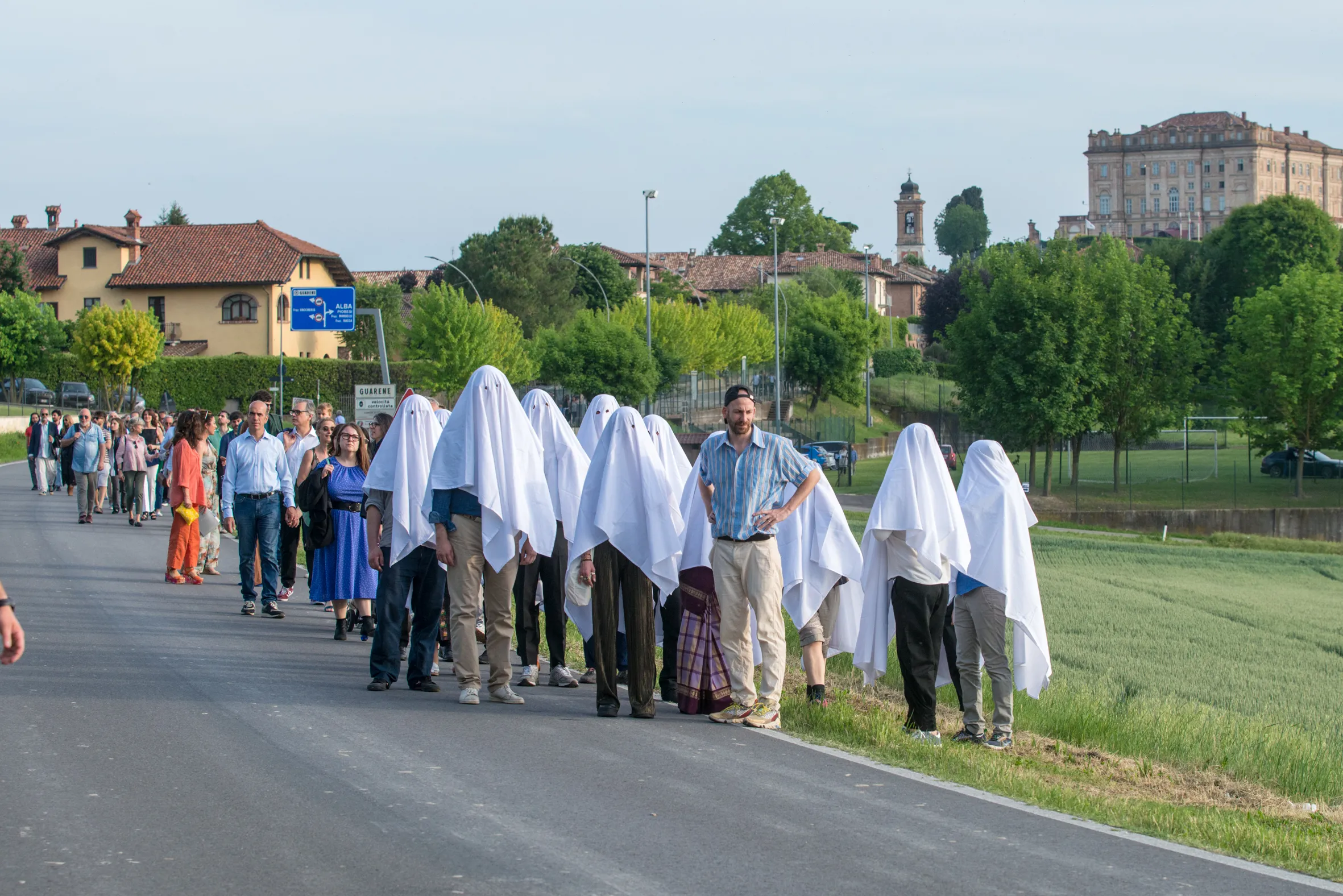 Roberto Fassone, 00, performance alla Fondazione Sandretto Re Rebaudengo, Guarene, 2021. Courtesy l’artista e Fanta-MLN
