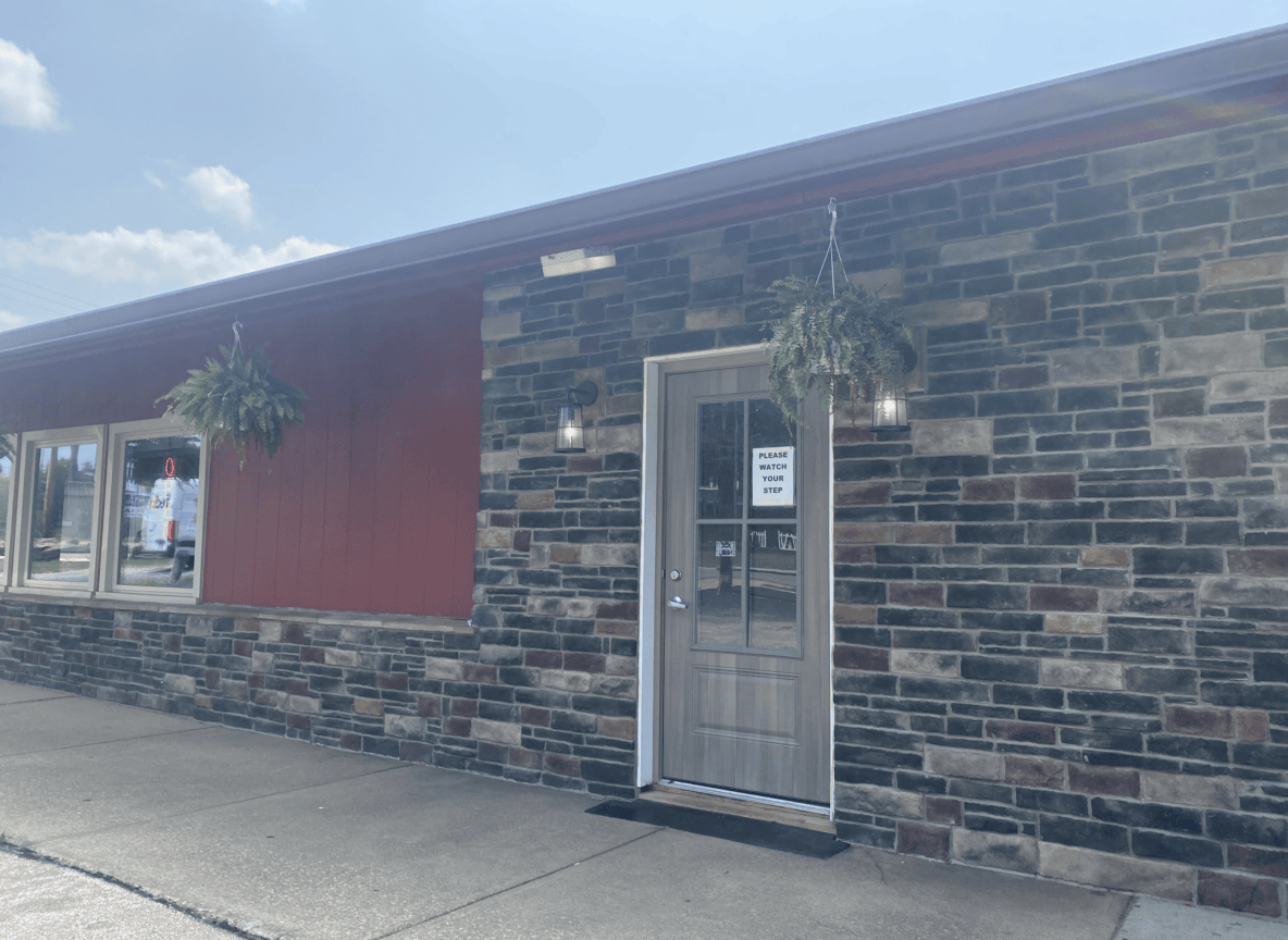 The outside of Samantha's Frontier Restaurant in Hartville.