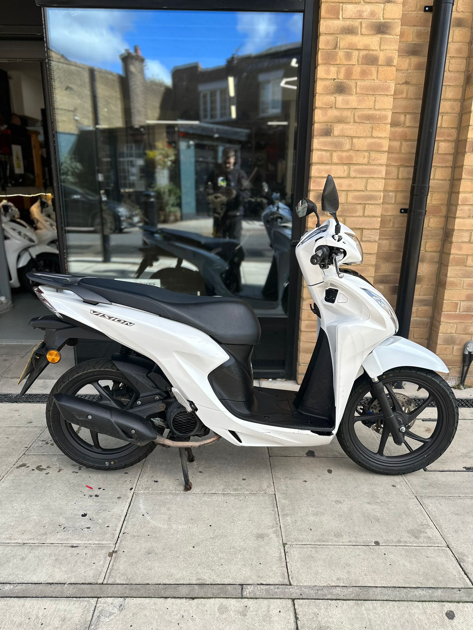 2022  HONDA VISION (WWF)