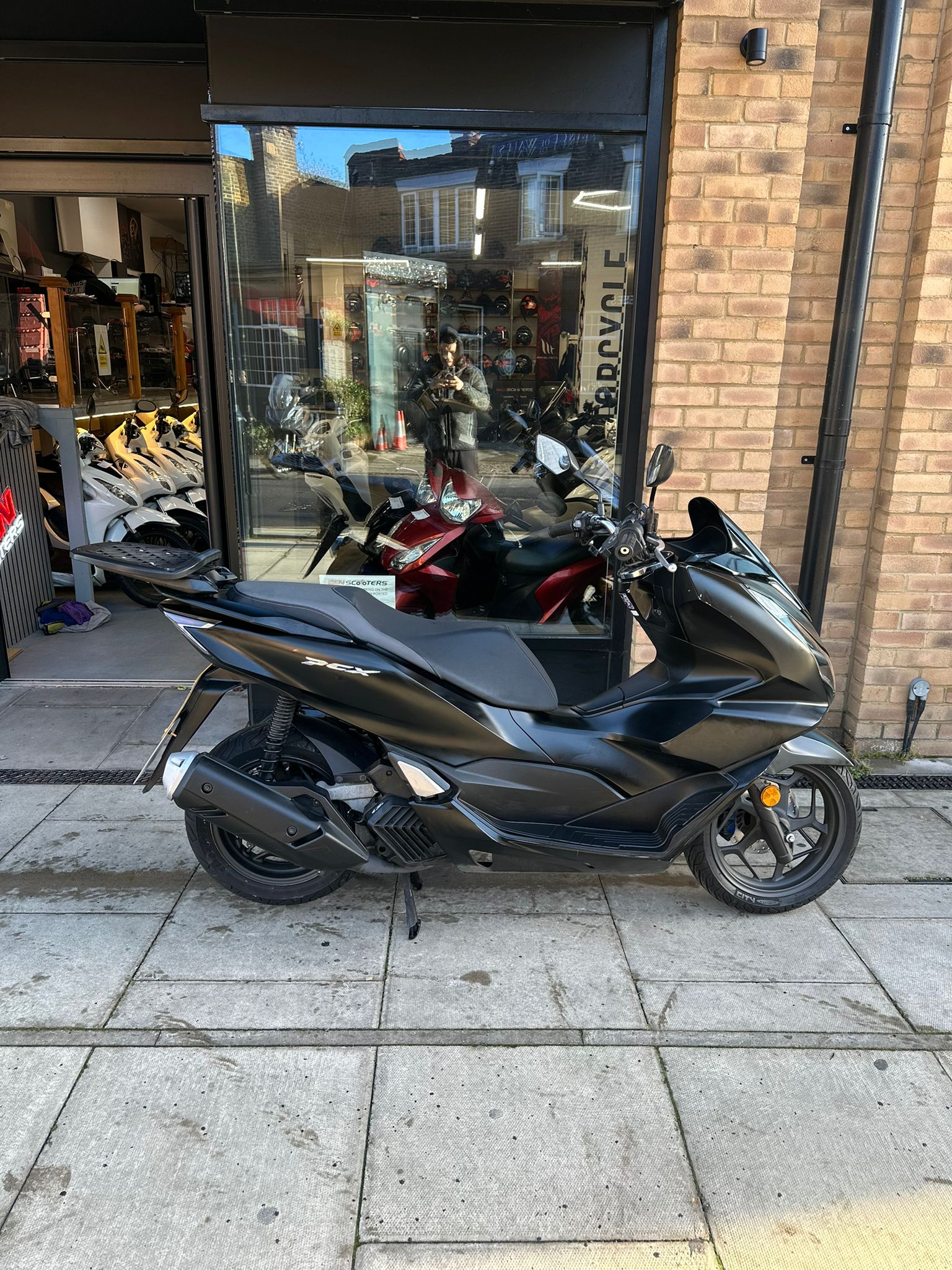 2024 HONDA PCX  (AZZ)                  