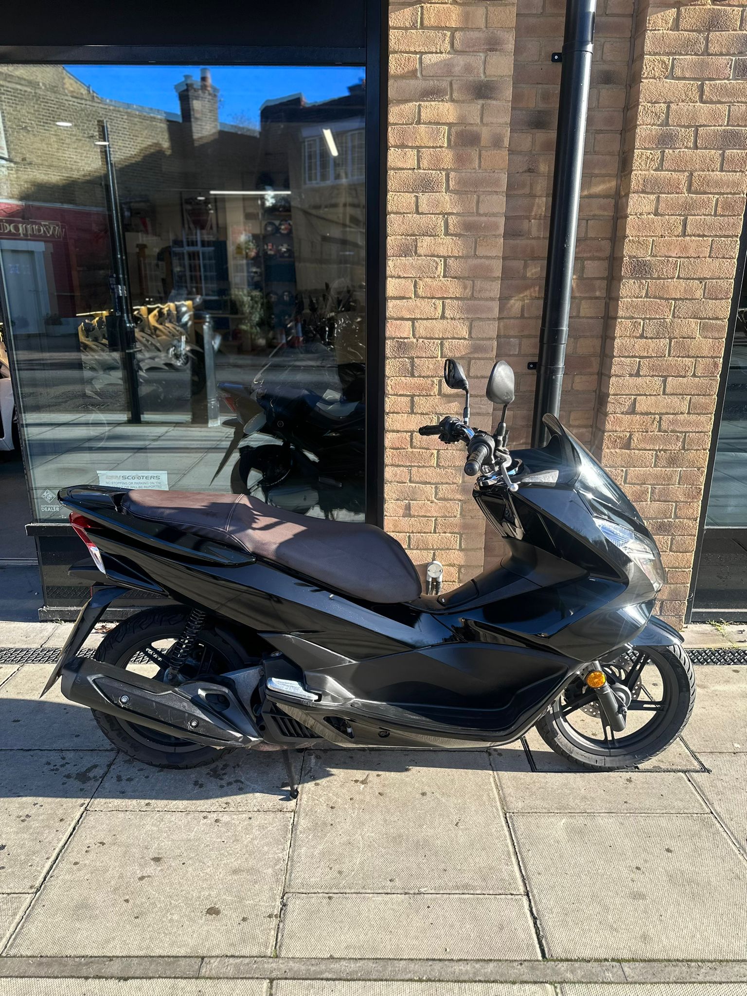 2017 HONDA PCX  (HYA)                      