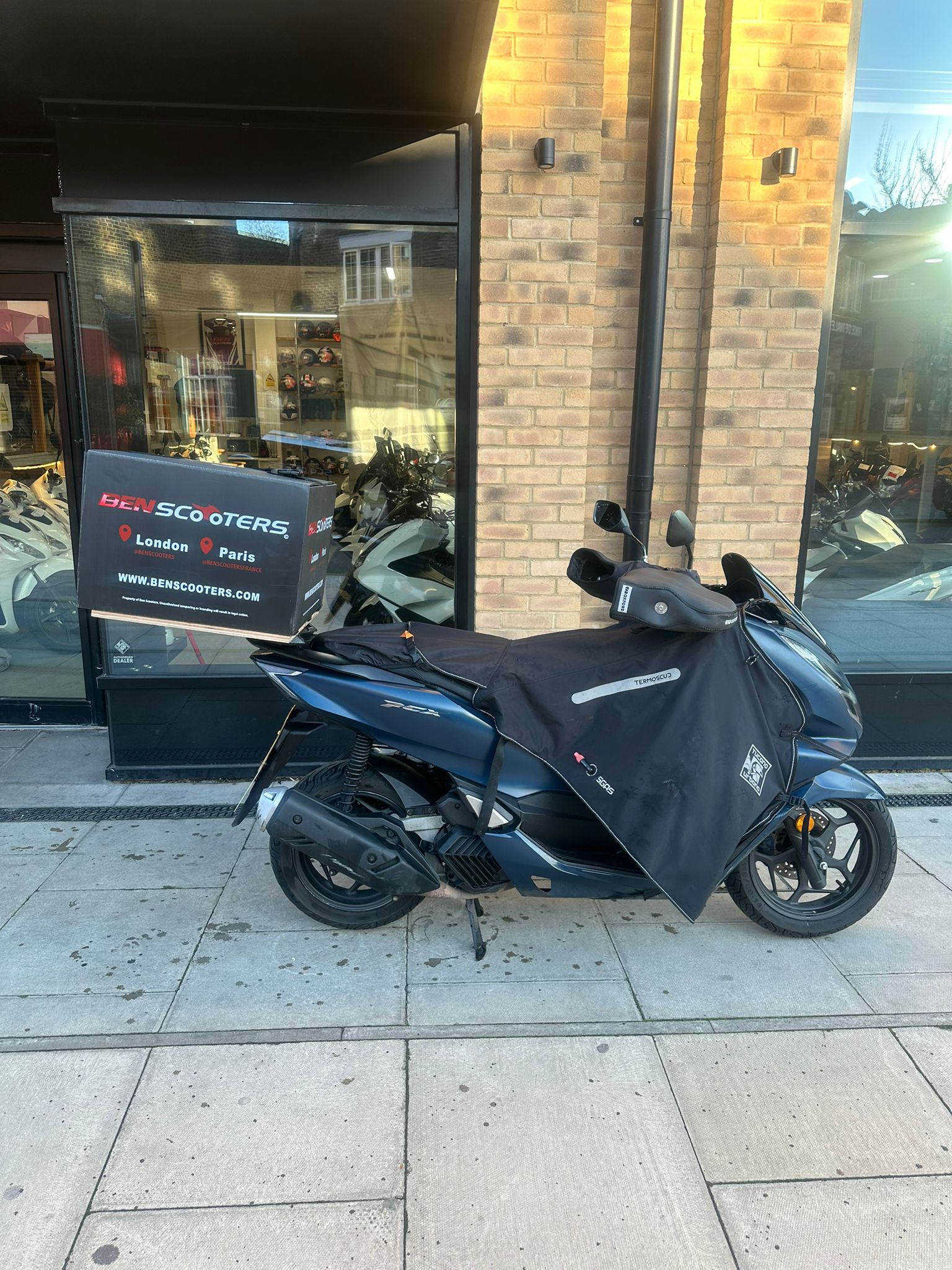 2024 HONDA PCX  (CPO)                        
