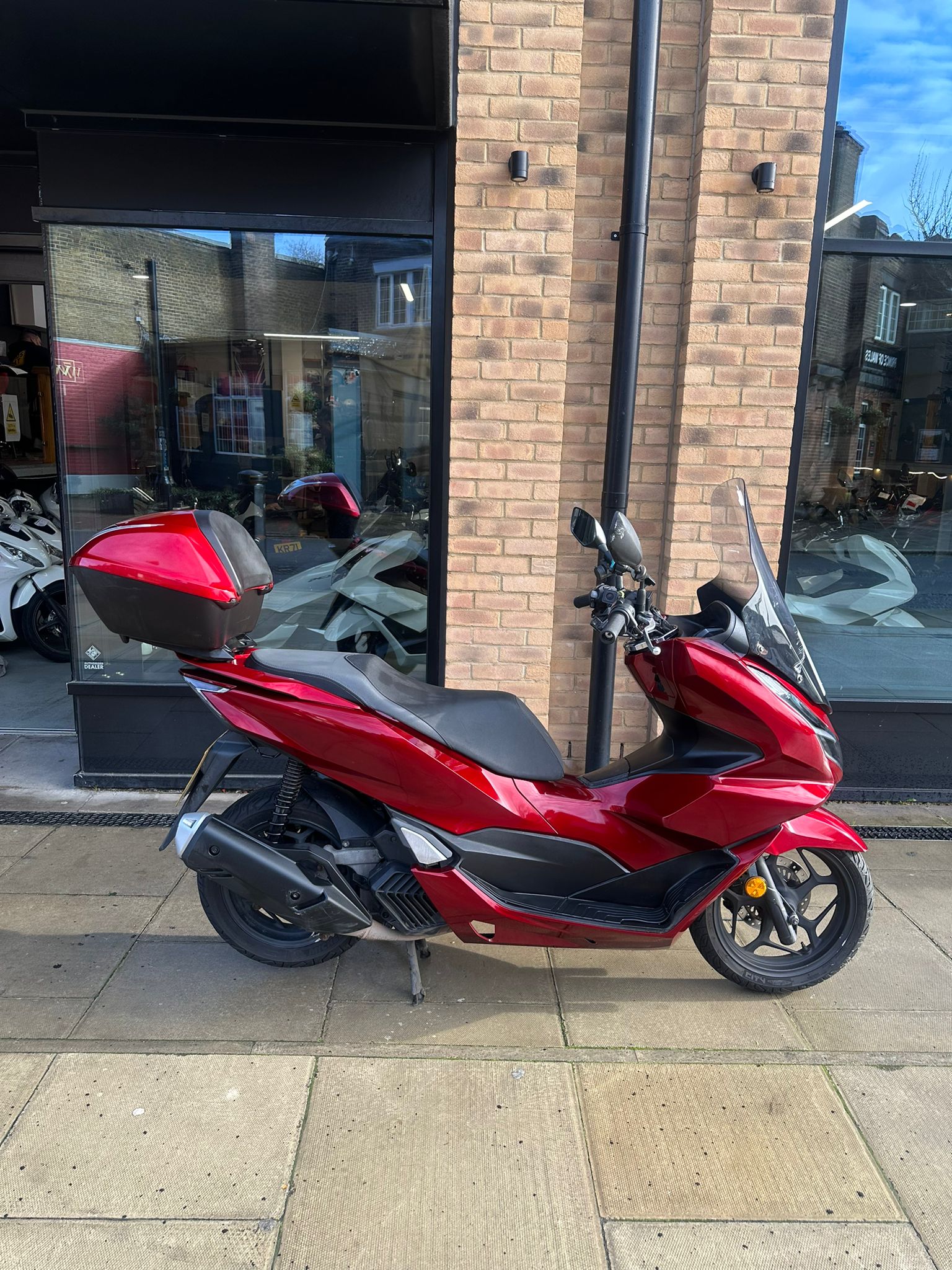 2021 HONDA PCX  (ZRE)                         