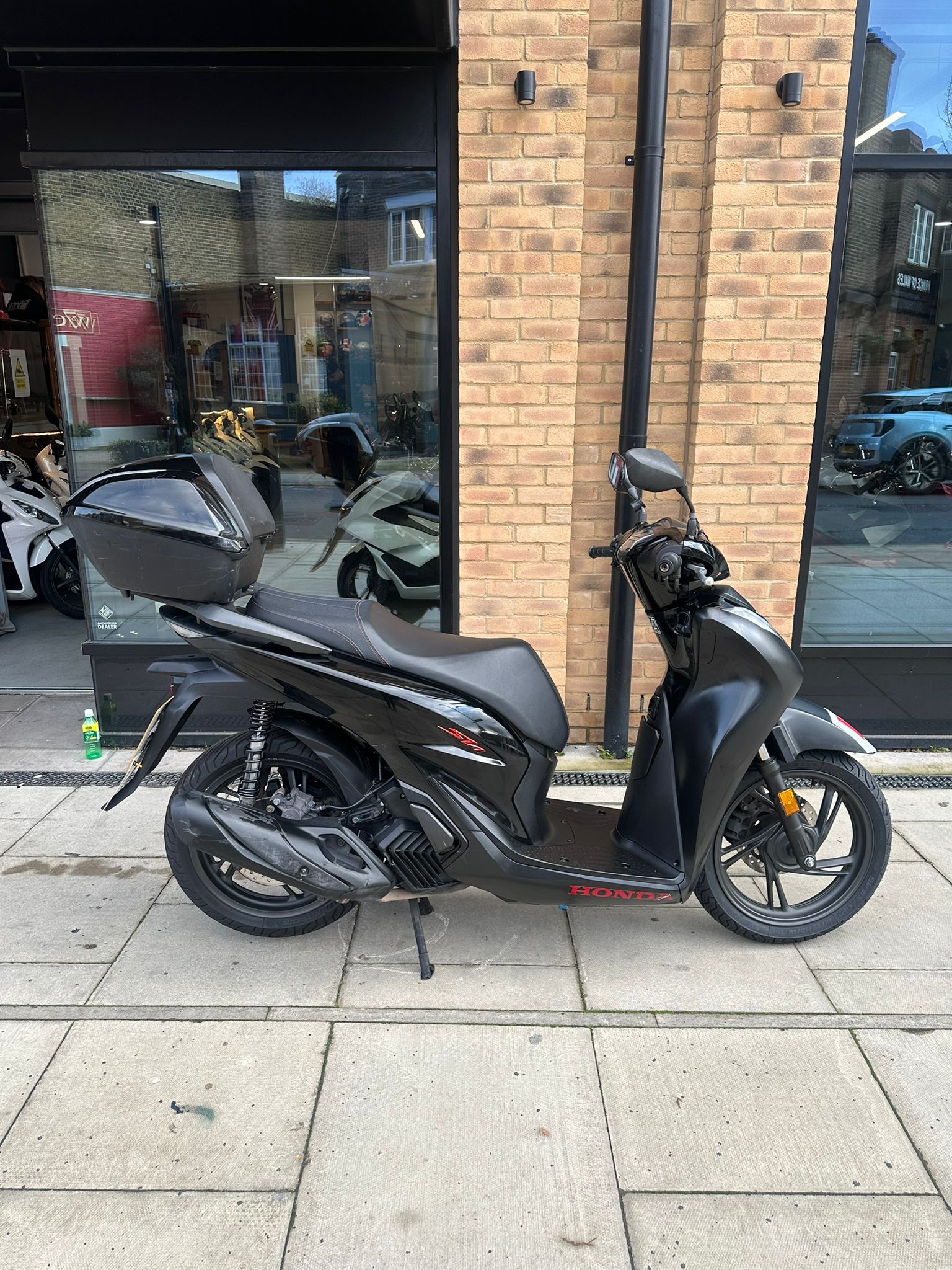 2023 HONDA SH  (UDH)                          