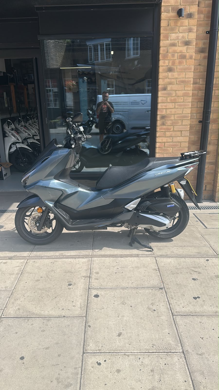 2025 HONDA PCX (AUH)