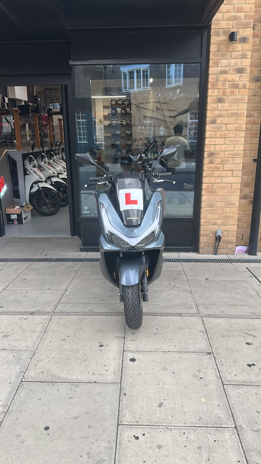 2025 HONDA PCX (AUH)