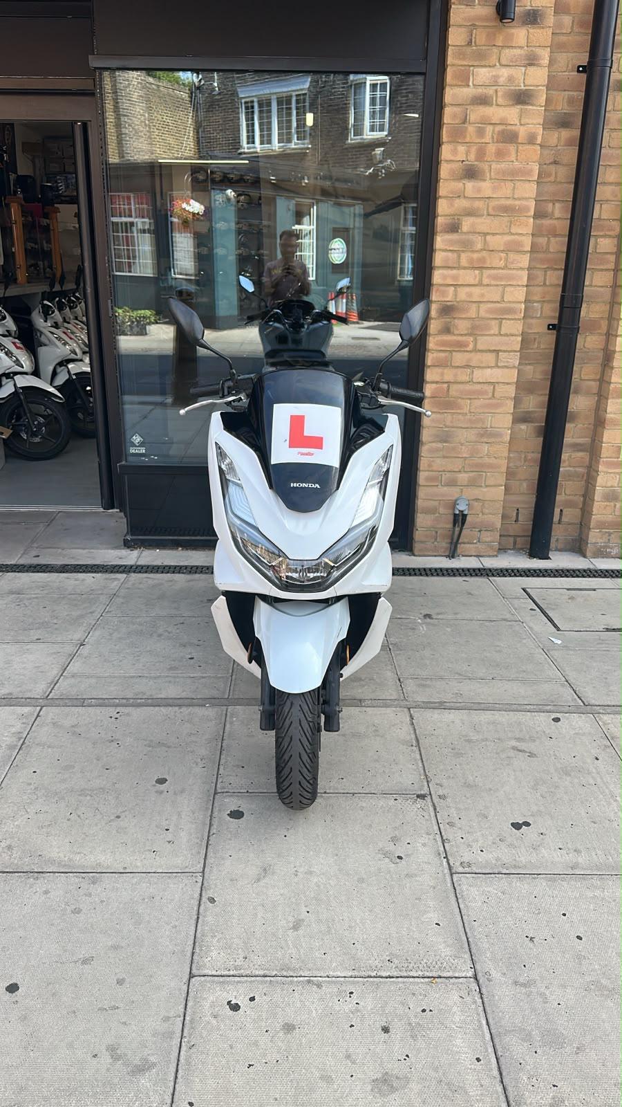HONDA PCX 2023 (JZK)