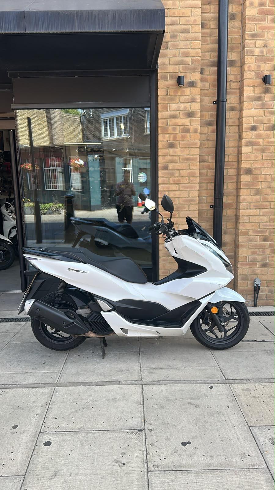 HONDA PCX 2023 (JZK)
