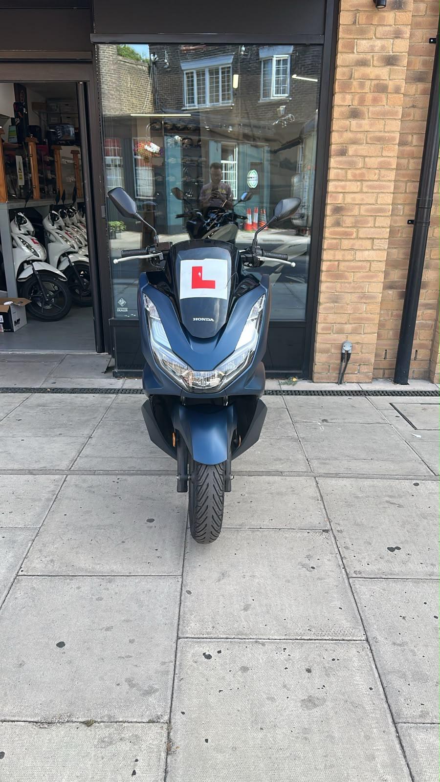 HONDA PCX 2024 (AZU)