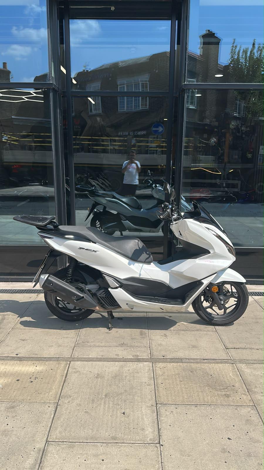 HONDA PCX 2023 (DVF)