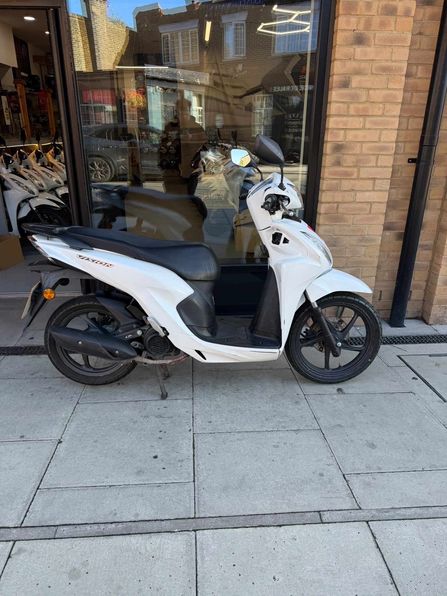 HONDA VISION 2024 (UZL)