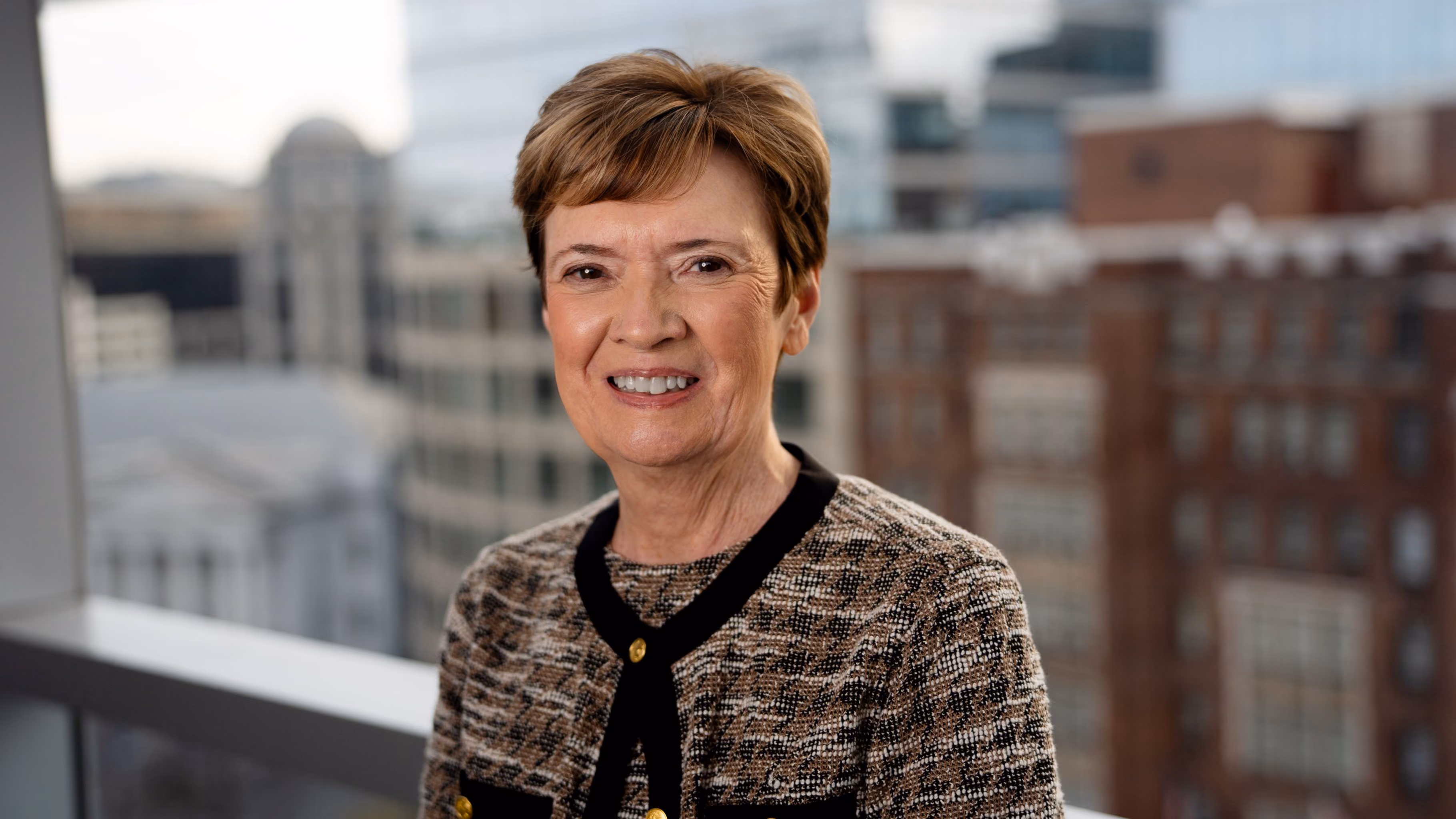 Lynn Pascarella headshot