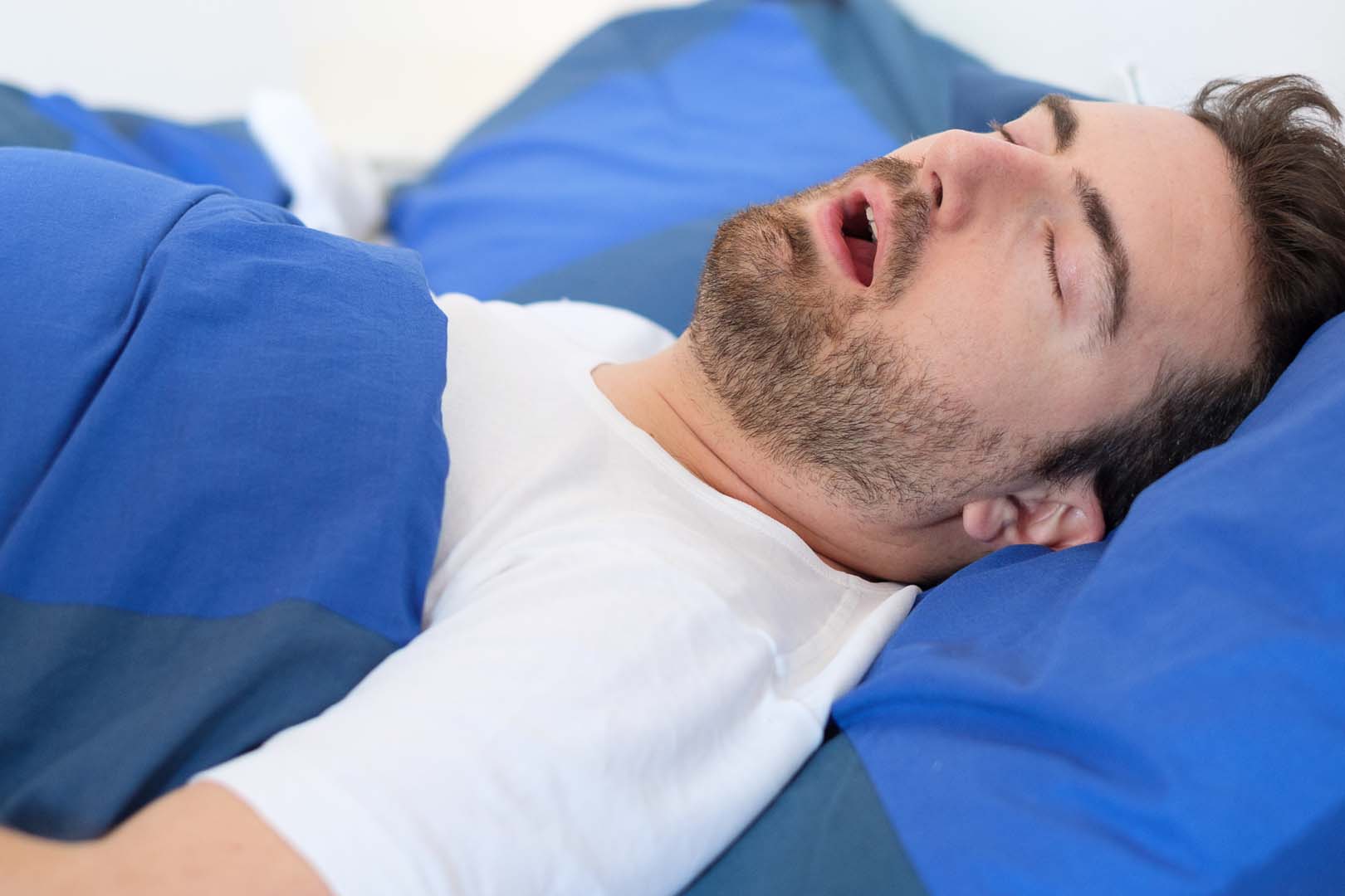Is Your Snoring a Health Risk? Discover Non-CPAP Sleep Apnea Solutions