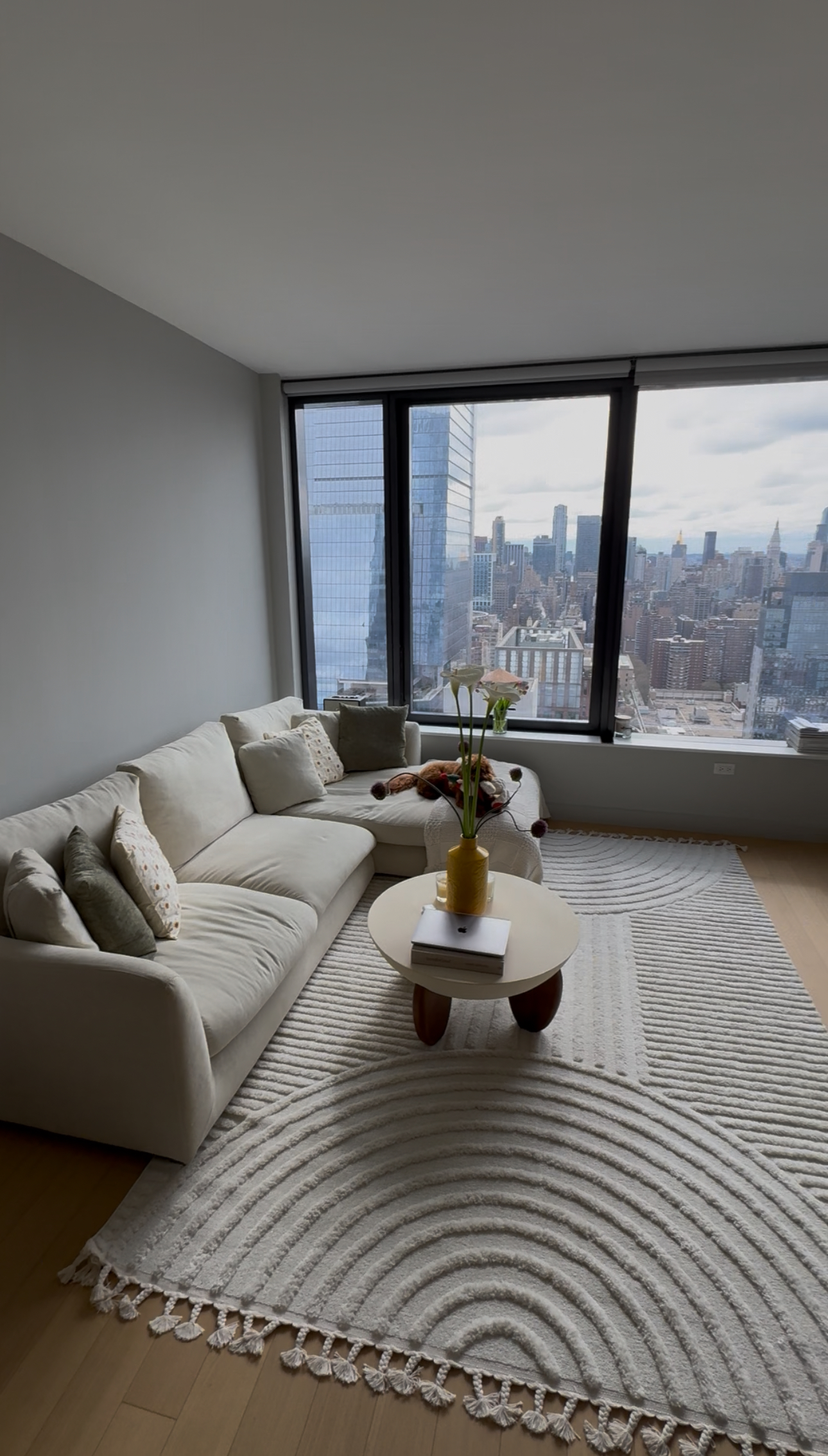 Bedroom dusting and vacuuming in Upper West Side by RabbitCleans