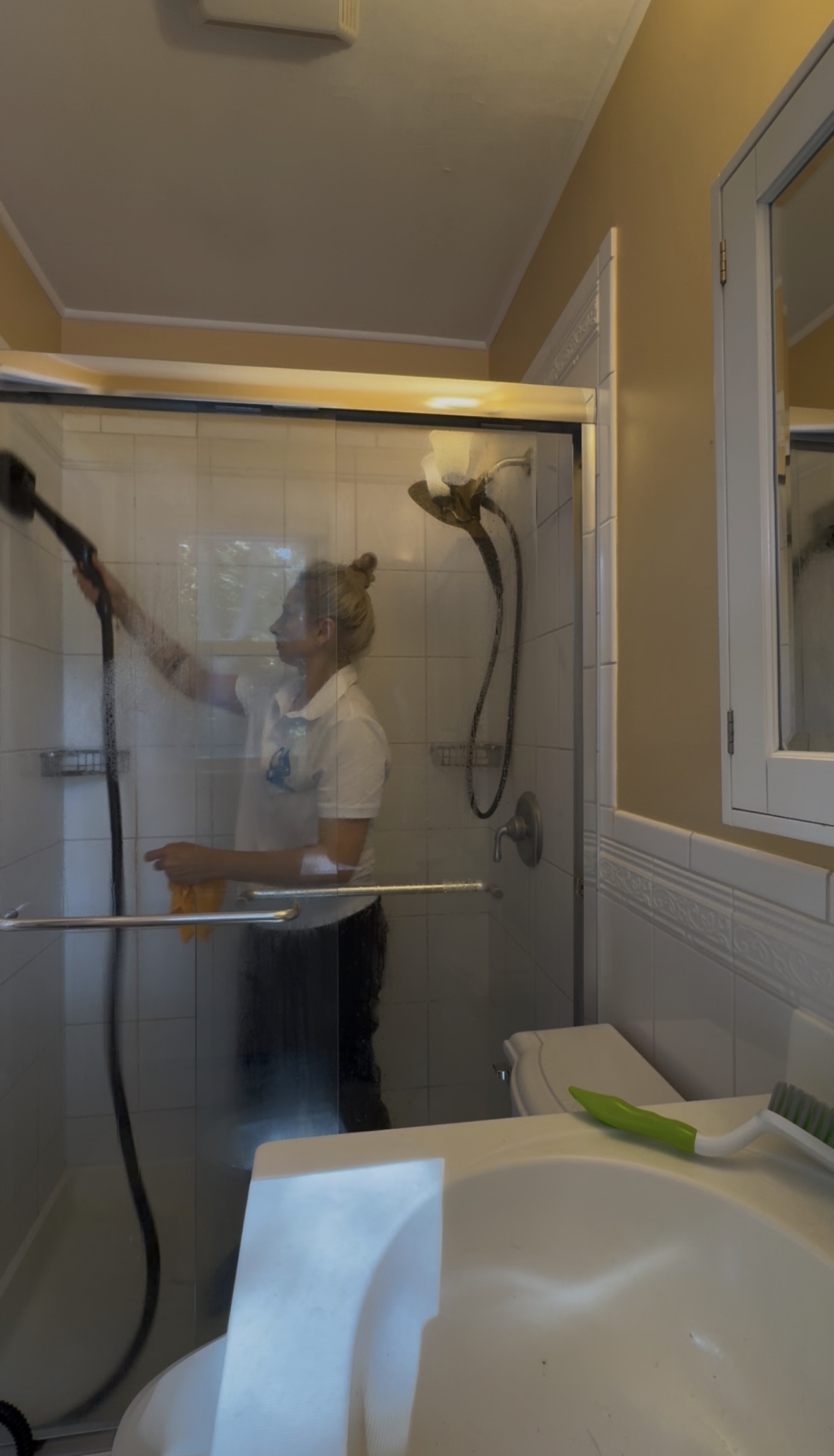 Move-out cleaning in Midtown Manhattan studio by RabbitCleans