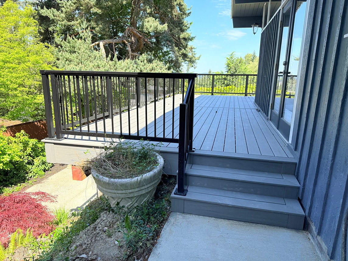 Freshly stained deck of a Bellevue home by local contractors
