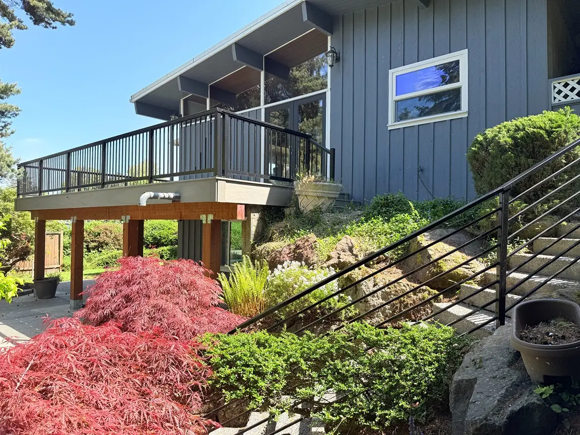 Custom Second Story Deck Project in Mercer Island, WA Image 
