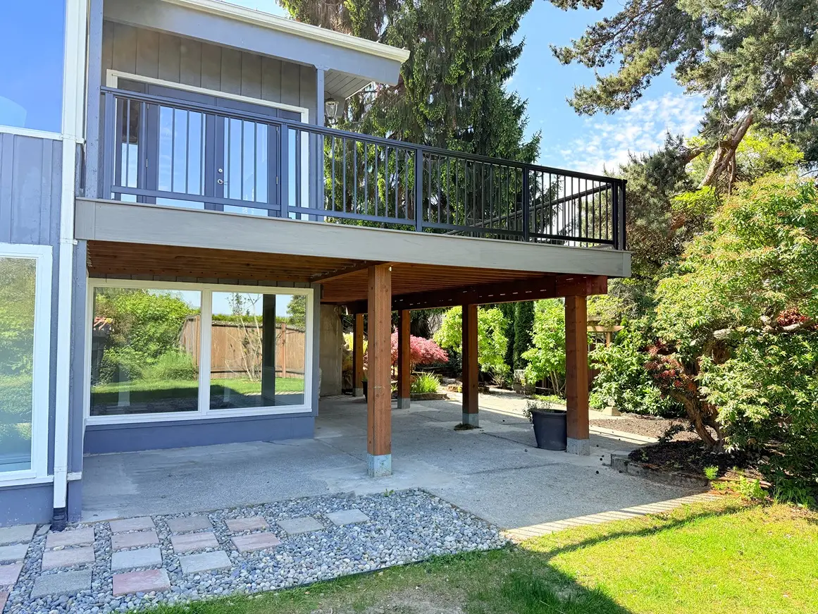 Custom Second Story Deck Project in Mercer Island, WA Image 