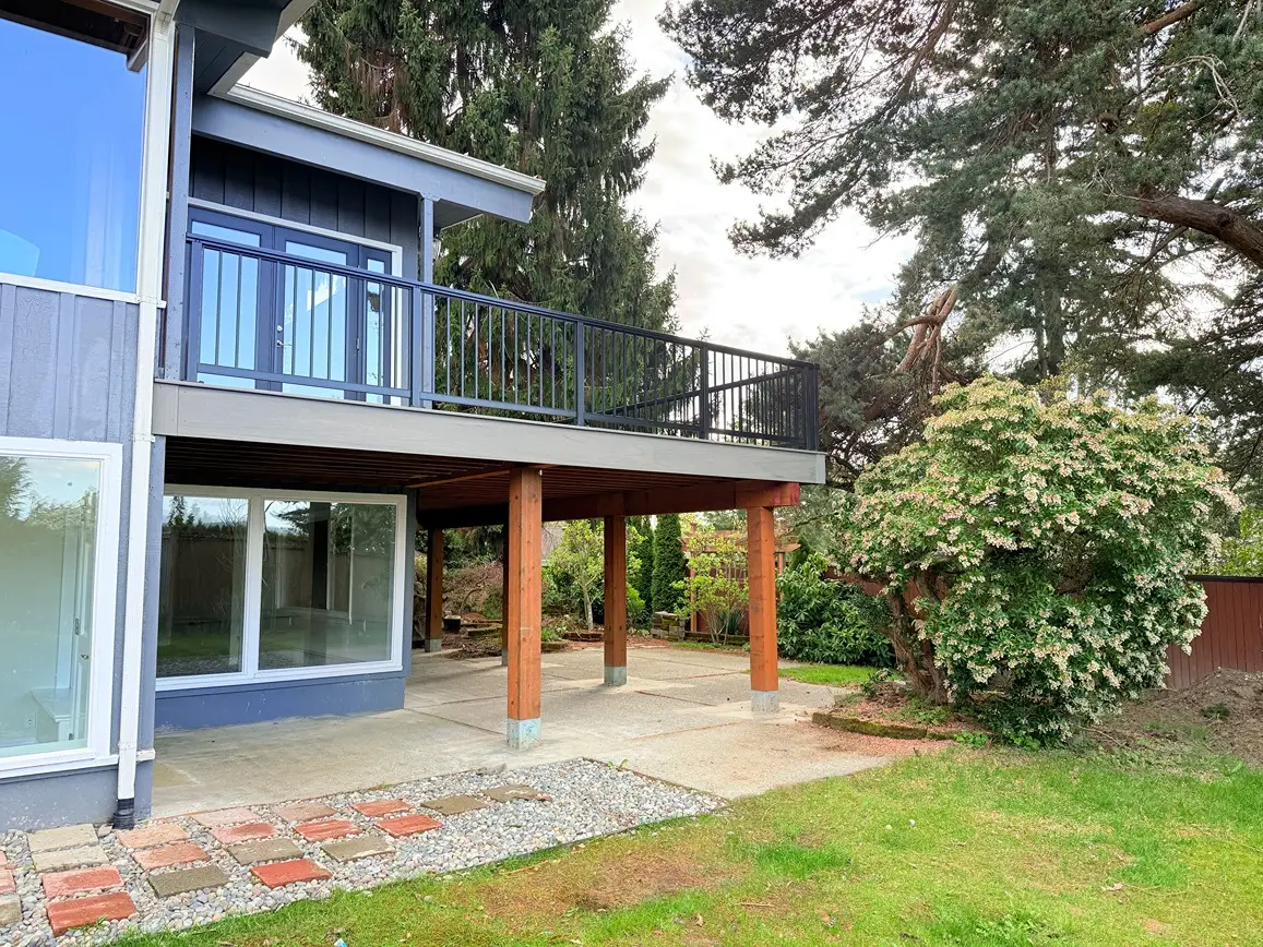 Custom Second Story Deck Project in Mercer Island, WA Image 