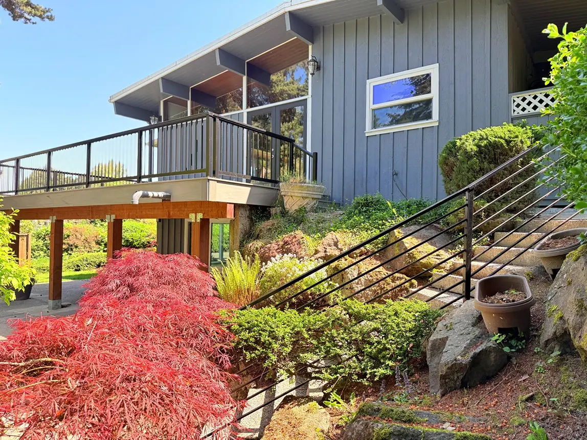 Custom Second Story Deck Project in Mercer Island, WA Image 