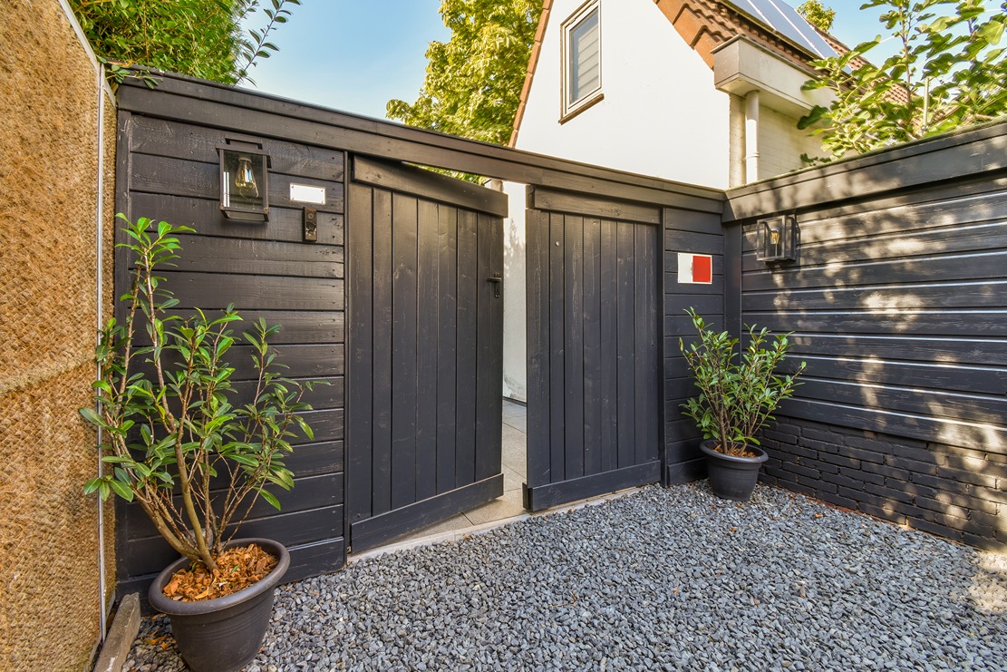 Fence gate option with lockable latch and integrated lighting