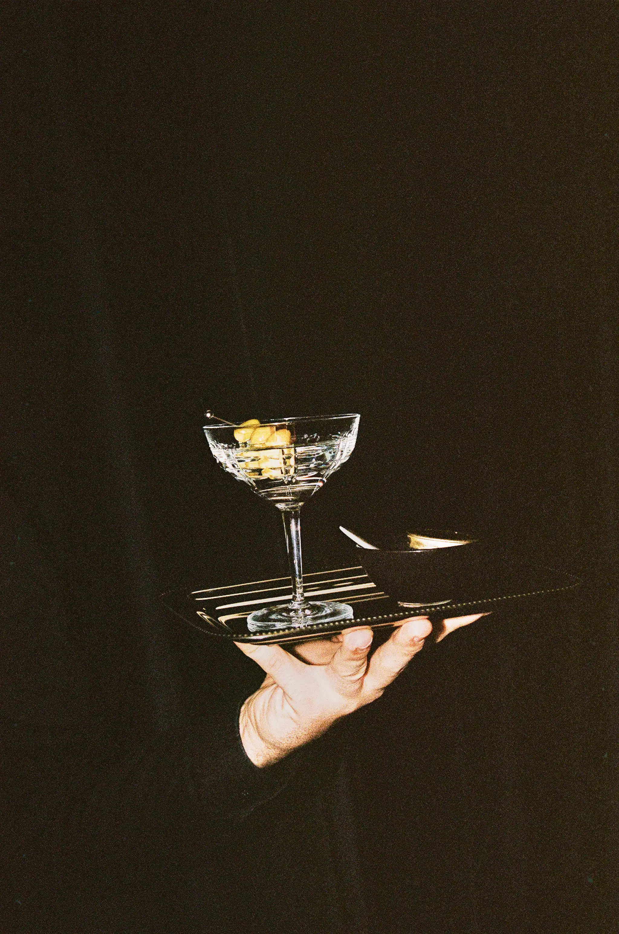 Le 7 Bar : bar à cocktails intimiste près de la Place de la Concorde, avec créations exclusives de Colin Field.