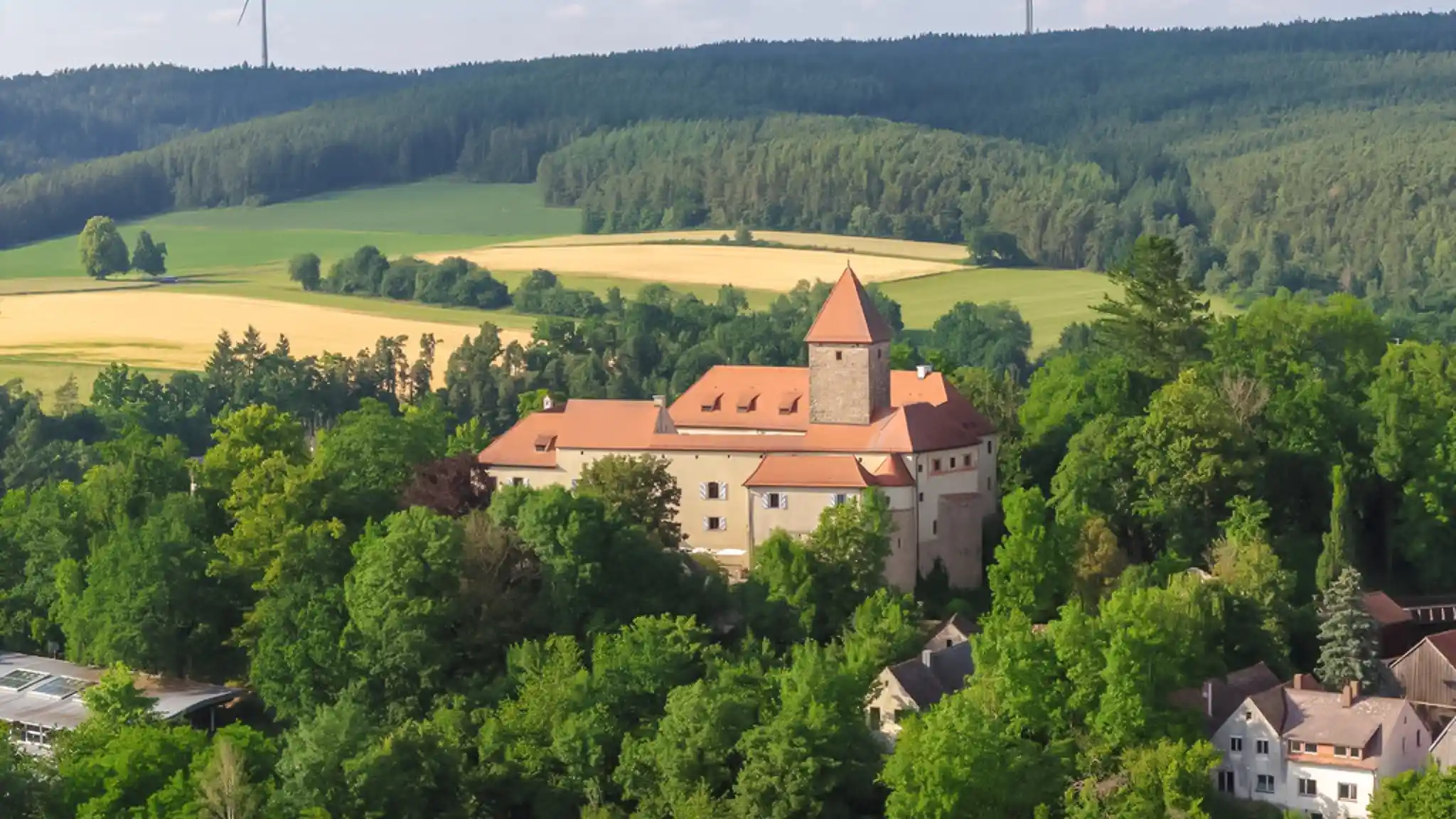 Burg Wernberg aus der Ferne