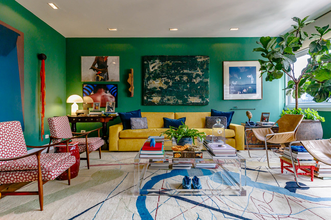Color block: tendência sofisticada na decoração de casas de alto padrão