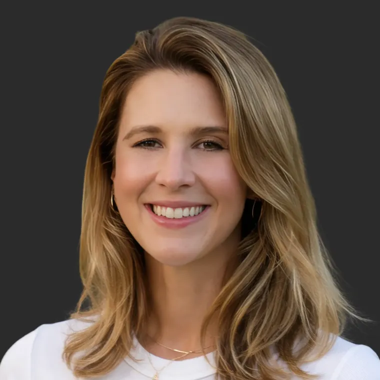 Clare Corriveau headshot.