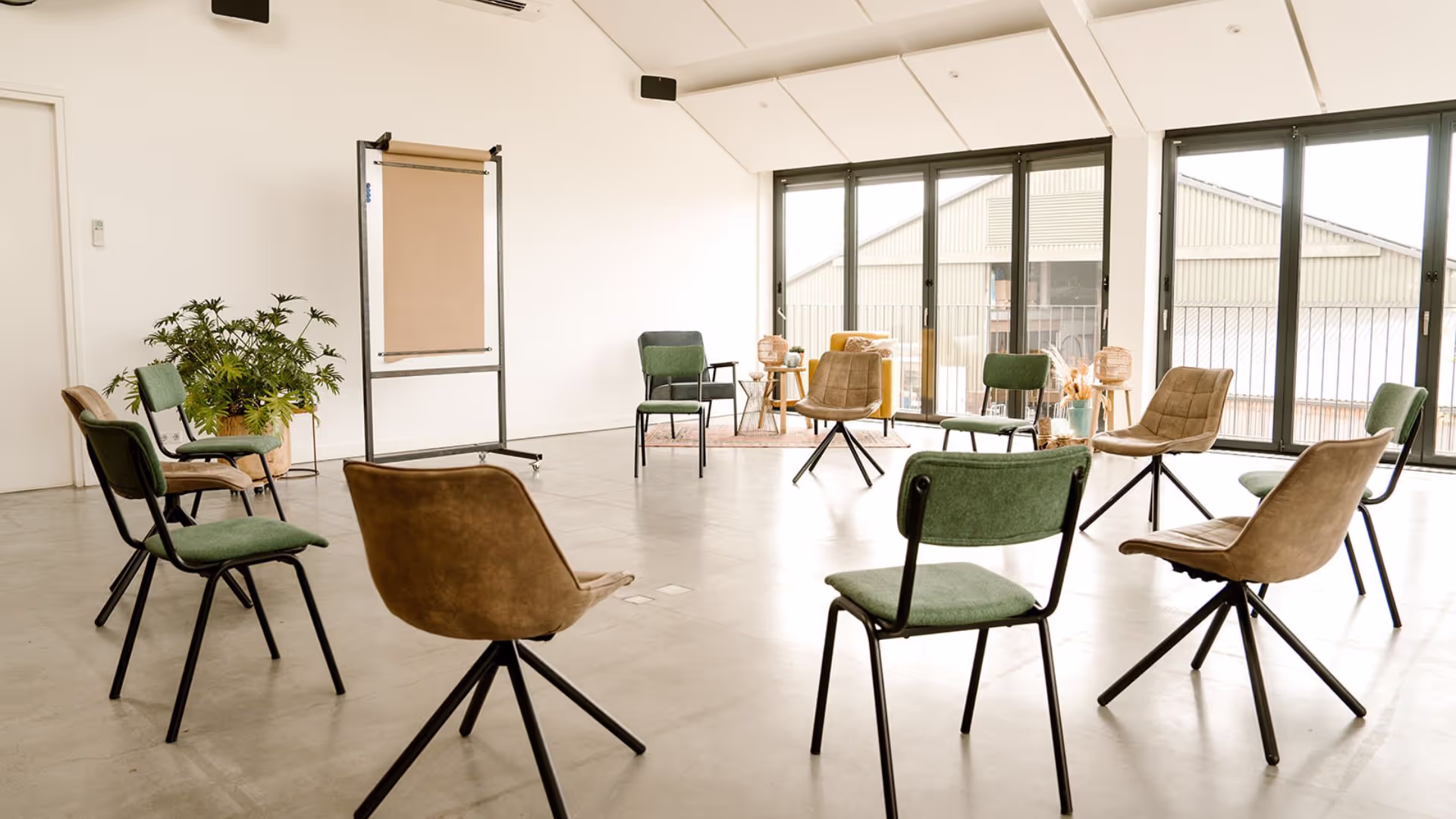 De Werfplaats met een vergader-opstelling