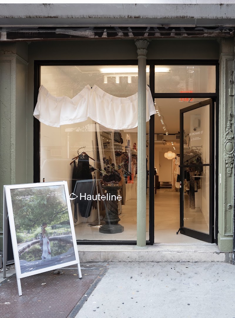 Hauteline & Isle of Monday