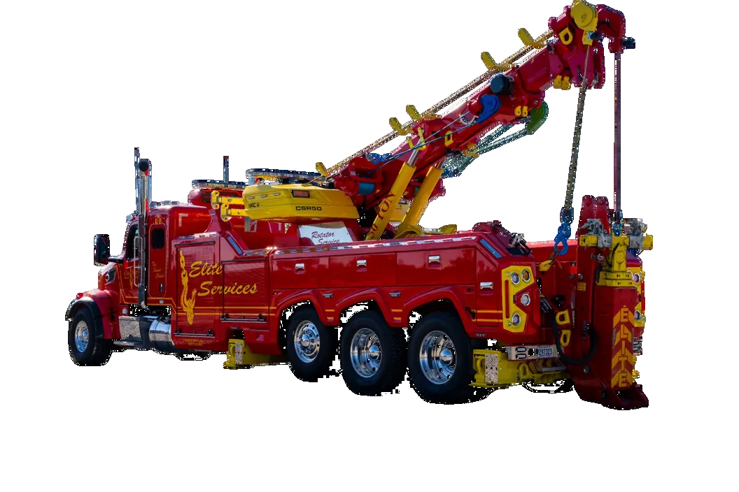 Heavy Wrecker With Extended Rotator Boom