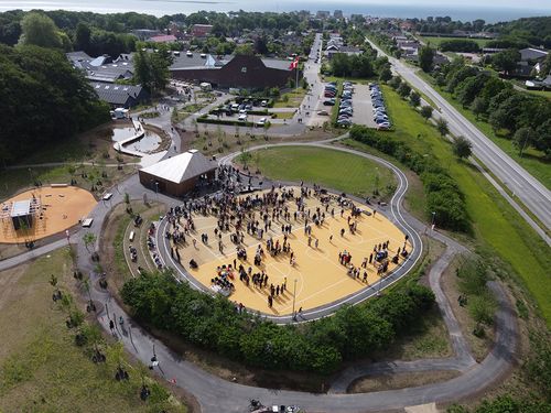 Drone foto af bevægelsesparken fra luften
