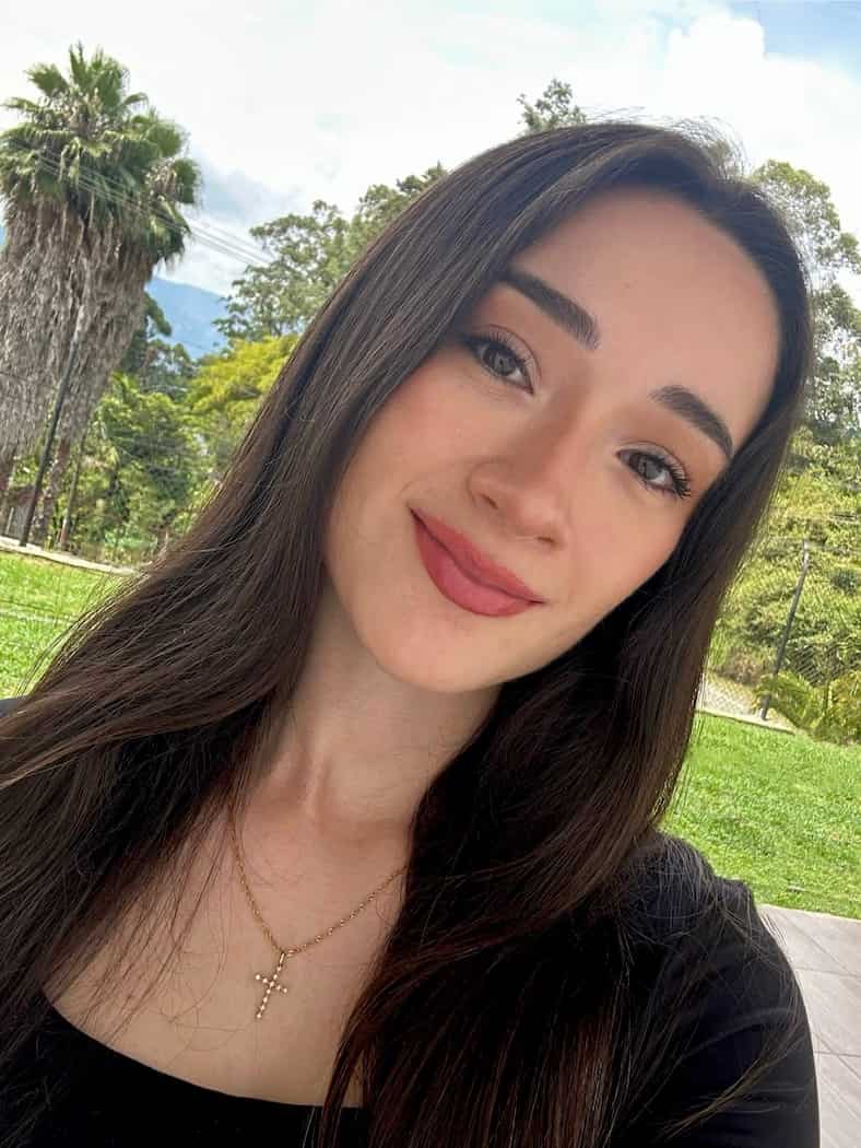 Esefania Florez - Executive Assistant at MyOutreach