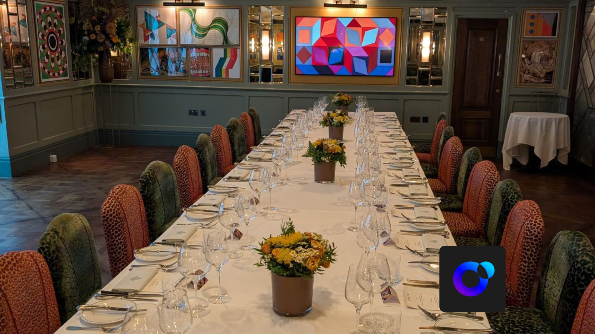 Event planner organising executive B2B event logistics and agenda