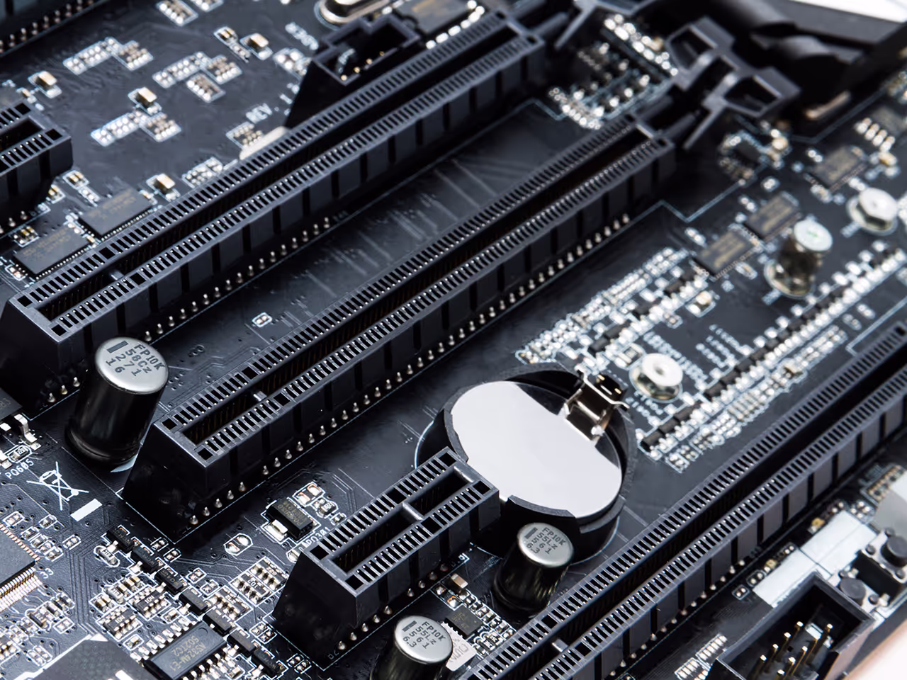 Empty memory banks on motherboard