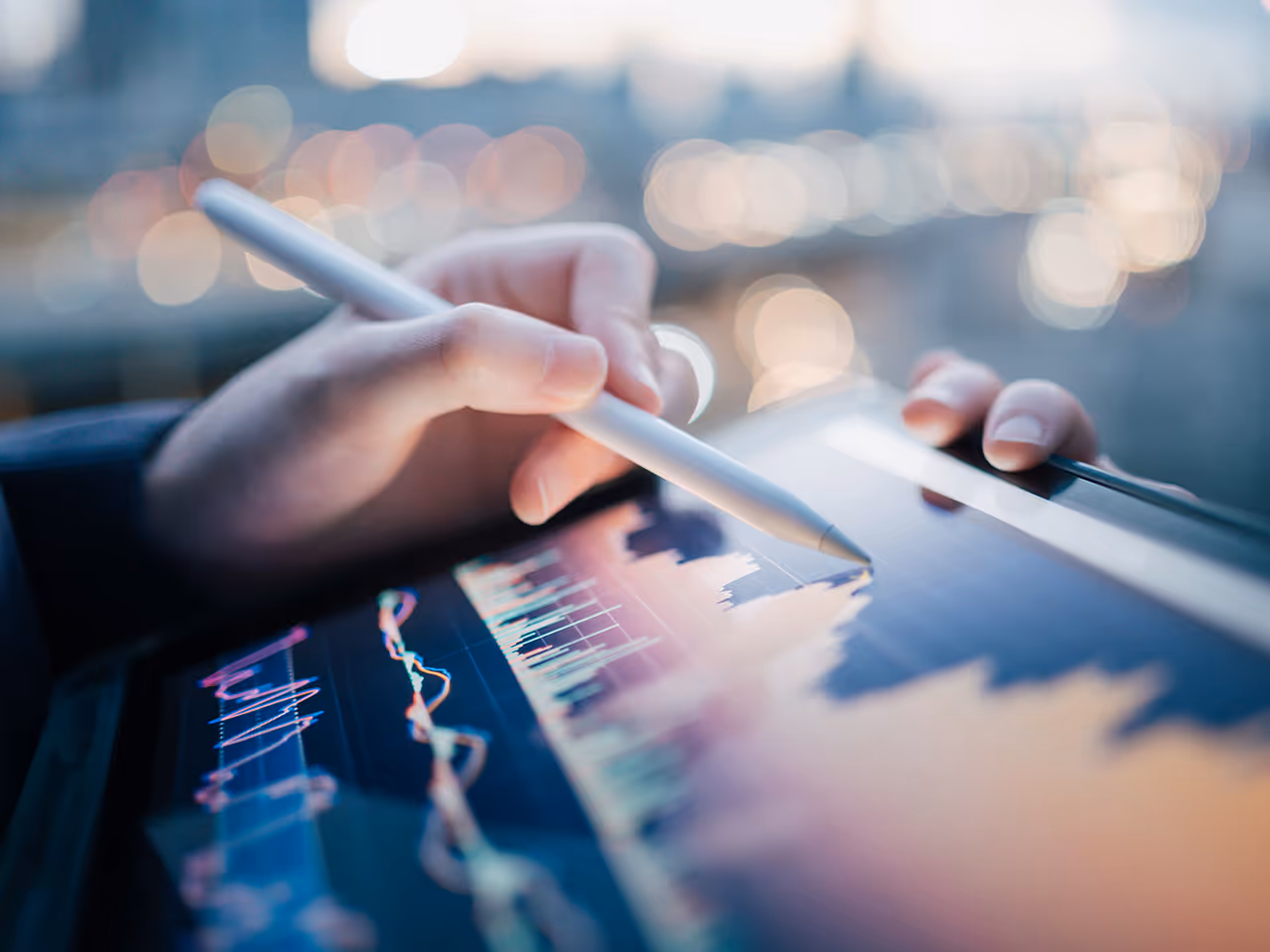 Tracking financial markets on tablet