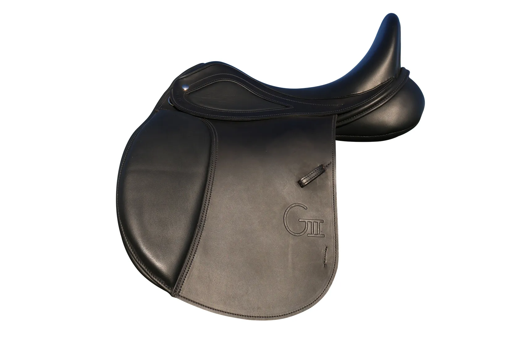 Ledersattel HEMANO GII, seitlich aufgenommen vor weißem Hintergrund.