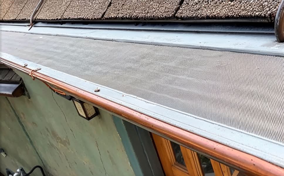 gutter with protection