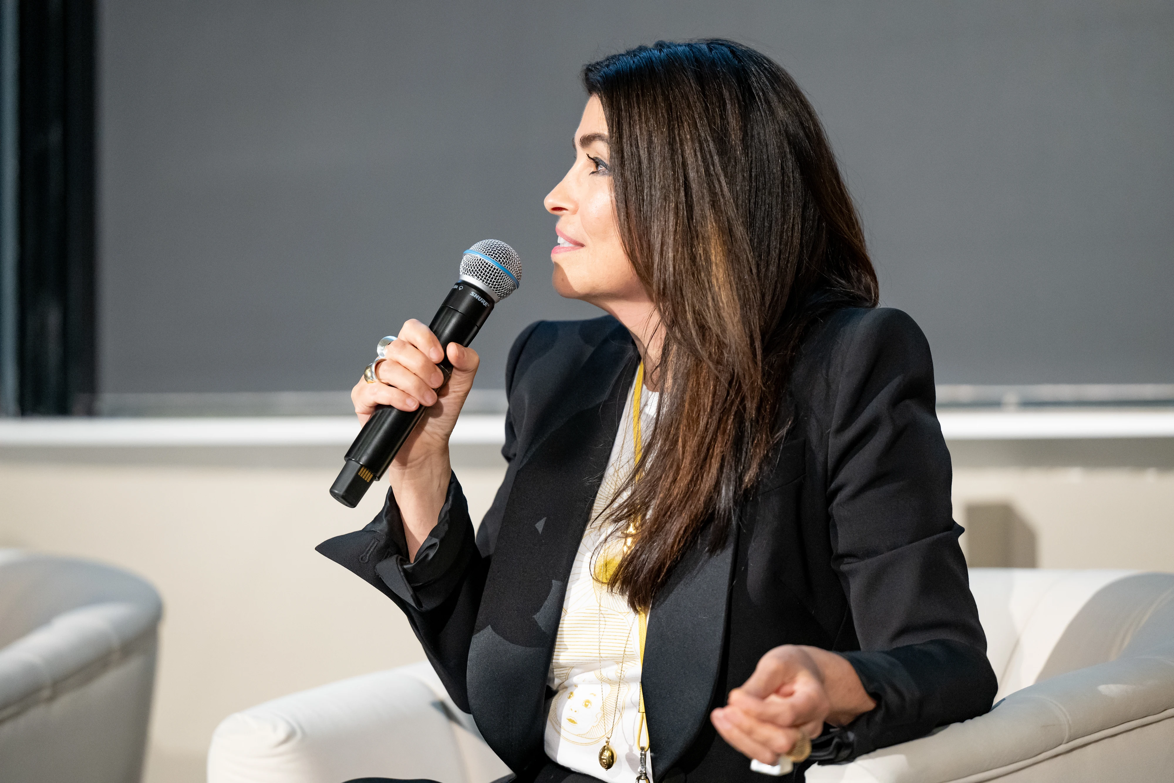 Es Devlin in conversation with Paola Antonelli. Photo: Kataram Studios.