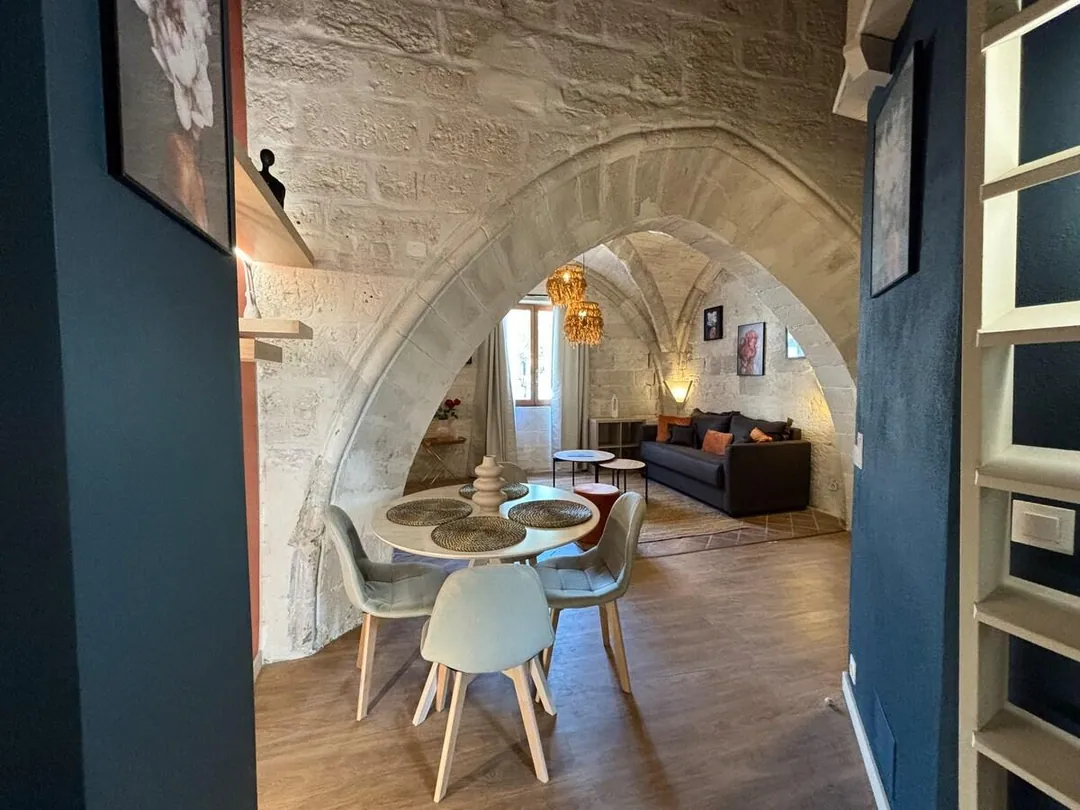 Rénover un appartement à Avignon intra-muros : contraintes, accès et organisation du chantier