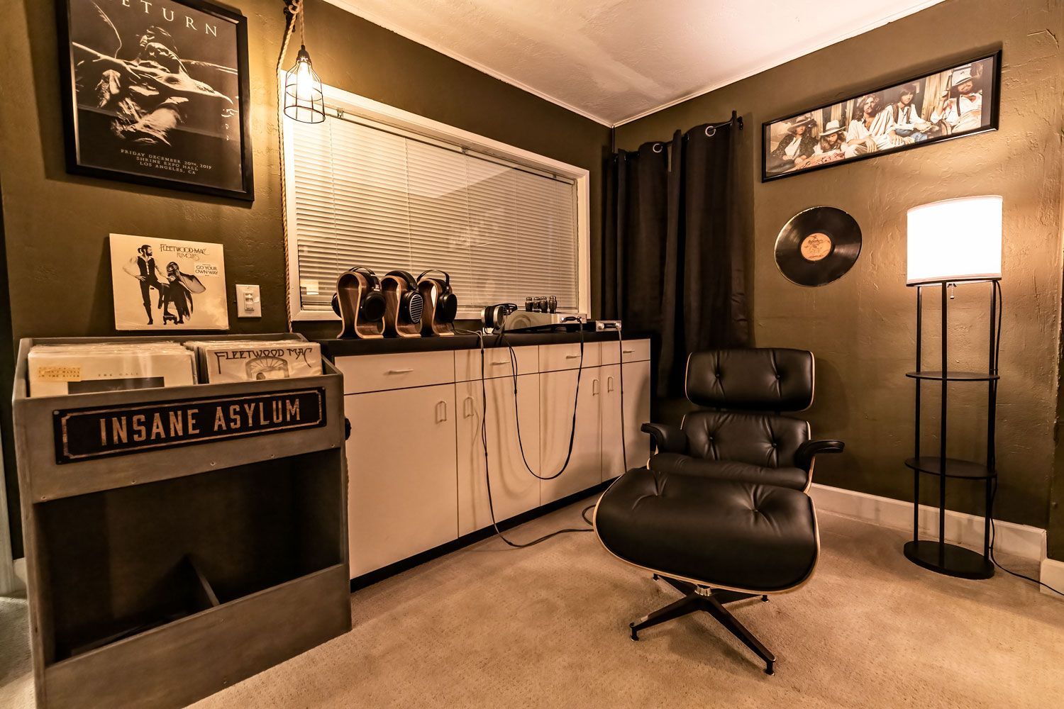 Dealer store image