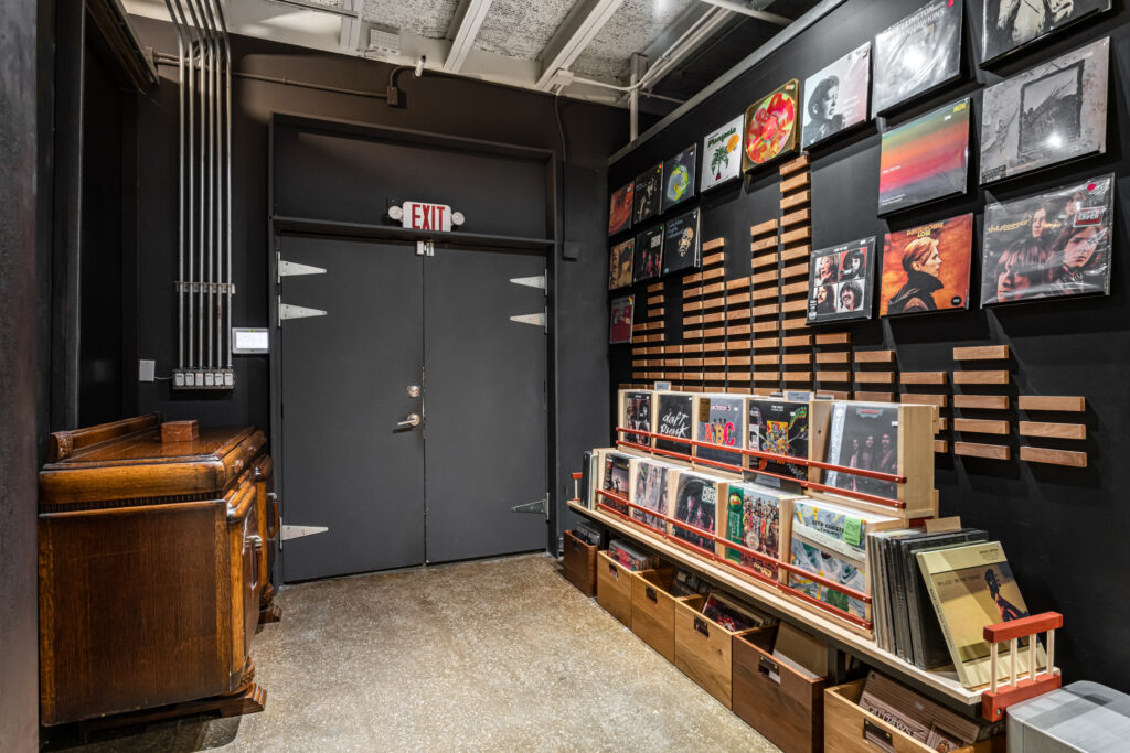 Dealer store image